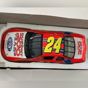 Jeff Gordon 2002 Monte Carlo 1:24 Scale Die Cast Car NIB